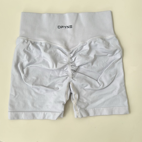 DFYNE Dynamic Shorts - Snow White - Picture 2 of 5